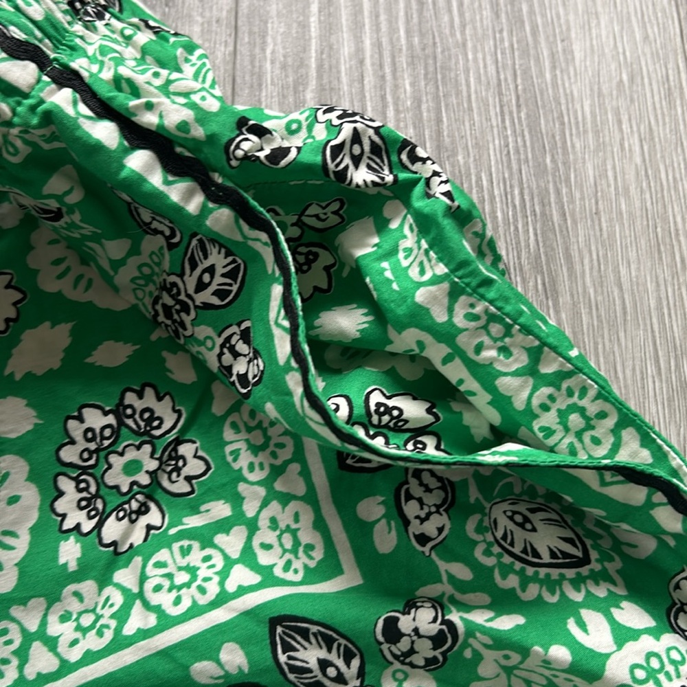 Zara Green Floral Women's Tie-Waist Shorts - Picture 4 of 6